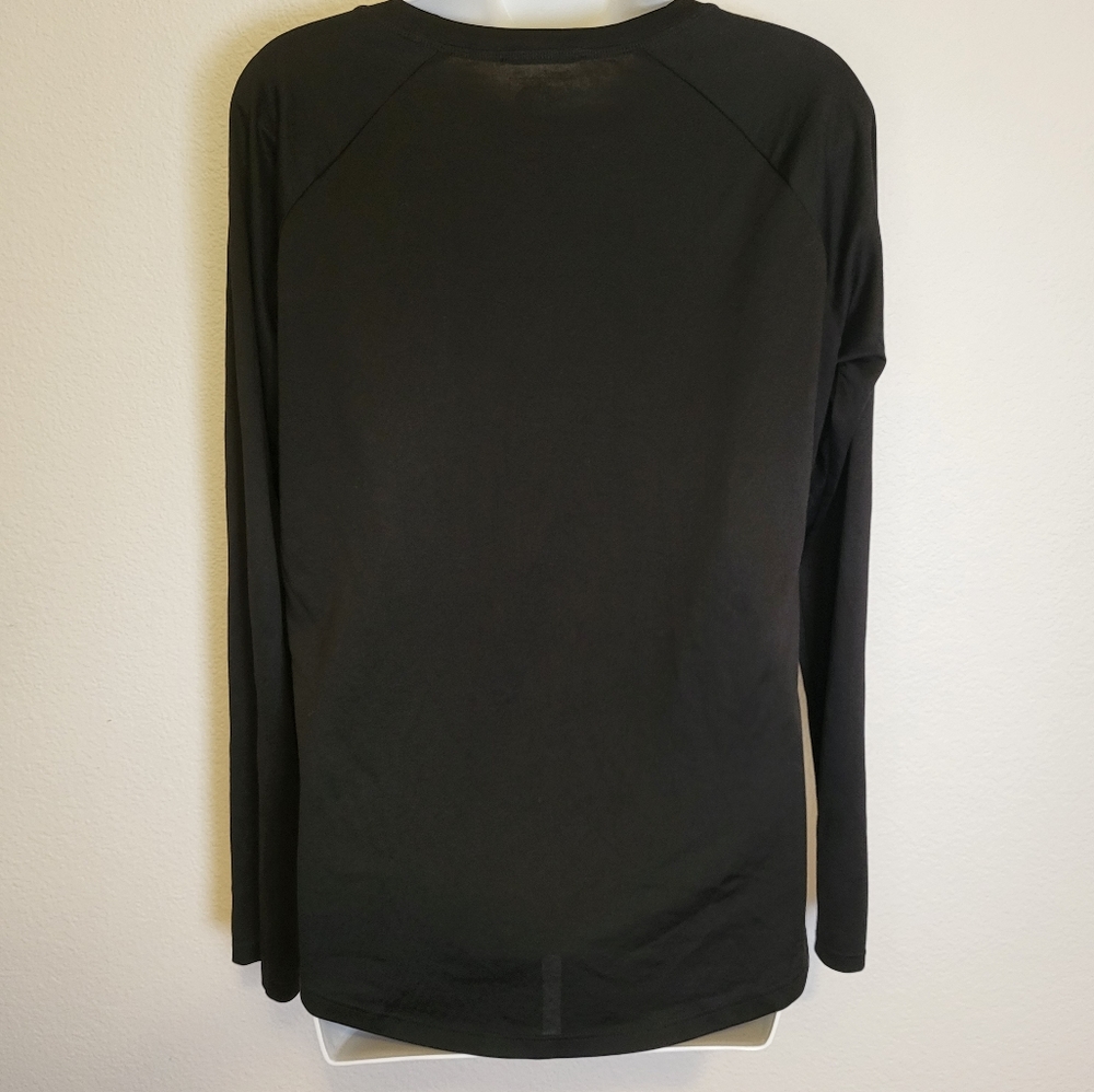 The North Face V-neck Long-Sleeve Shirt size Medium - Picture 2 of 5